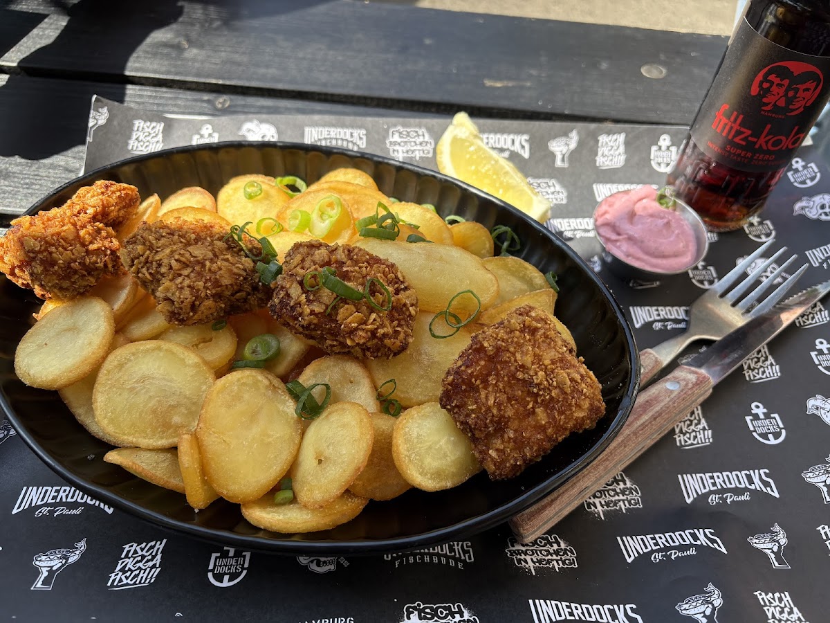 UNDERDOCKS — Restaurant