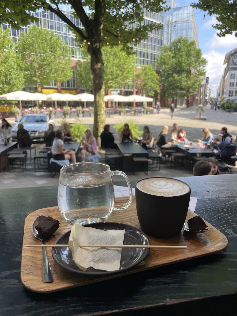 Erste Liebe Bar